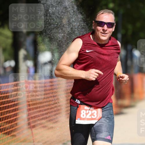 07.09.2025 - 19. Norderstedt Triathlon Michael Strokosch http://msf.ph/oto/8799092 07.09.2025 12:28:55 Laufen 155, 184, 267, 823, 1358 meine-sportfotos.de