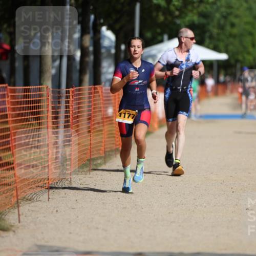07.09.2025 - 19. Norderstedt Triathlon Michael Strokosch http://msf.ph/oto/8799295 07.09.2025 11:59:33 Laufen 296, 1177 meine-sportfotos.de