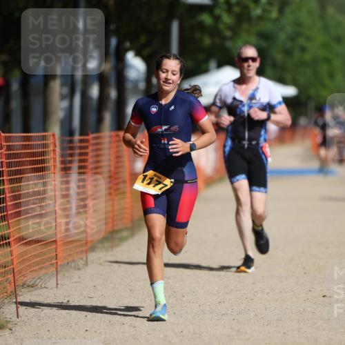 07.09.2025 - 19. Norderstedt Triathlon Michael Strokosch http://msf.ph/oto/8799331 07.09.2025 11:59:34 Laufen 296, 1177 meine-sportfotos.de