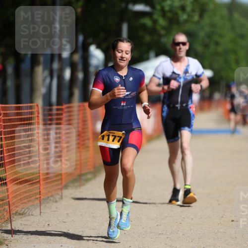 07.09.2025 - 19. Norderstedt Triathlon Michael Strokosch http://msf.ph/oto/8799338 07.09.2025 11:59:34 Laufen 296, 1177 meine-sportfotos.de
