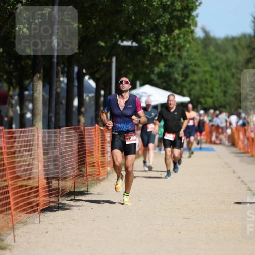 07.09.2025 - 19. Norderstedt Triathlon Michael Strokosch http://msf.ph/oto/8799351 07.09.2025 12:29:13 Laufen 1306, 1379 meine-sportfotos.de