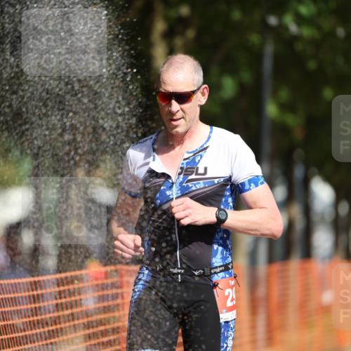 07.09.2025 - 19. Norderstedt Triathlon Michael Strokosch http://msf.ph/oto/8799461 07.09.2025 11:59:38 Laufen 296, 1177, 1383 meine-sportfotos.de