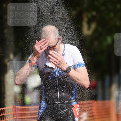 07.09.2025 - 19. Norderstedt Triathlon Michael Strokosch http://msf.ph/oto/8799496 07.09.2025 11:59:39 Laufen 296, 1177, 1383 meine-sportfotos.de