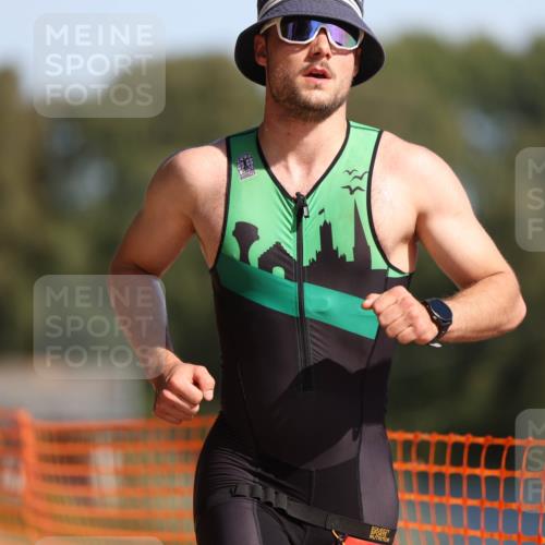 07.09.2025 - 19. Norderstedt Triathlon Michael Strokosch http://msf.ph/oto/8799550 07.09.2025 11:59:43 Laufen 1383 meine-sportfotos.de