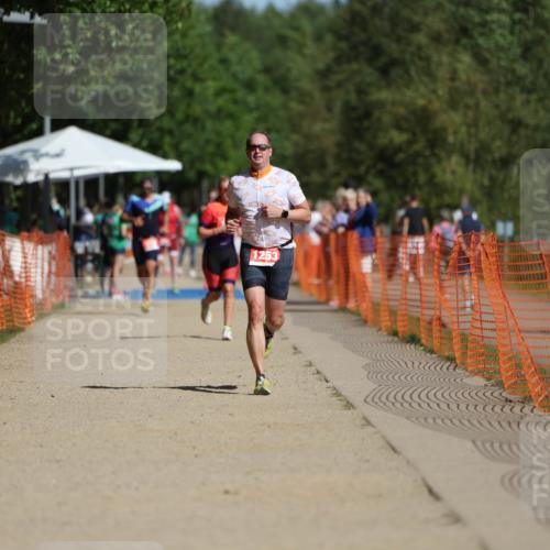 07.09.2025 - 19. Norderstedt Triathlon Michael Strokosch http://msf.ph/oto/8799653 07.09.2025 12:00:13 Laufen 1253 meine-sportfotos.de
