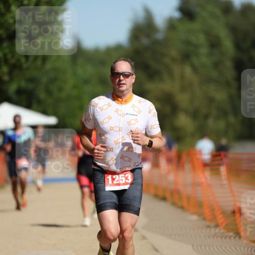 07.09.2025 - 19. Norderstedt Triathlon Michael Strokosch http://msf.ph/oto/8799760 07.09.2025 12:00:18 Laufen 714, 749, 1253 meine-sportfotos.de