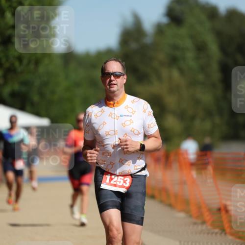 07.09.2025 - 19. Norderstedt Triathlon Michael Strokosch http://msf.ph/oto/8799766 07.09.2025 12:00:18 Laufen 714, 749, 1253 meine-sportfotos.de
