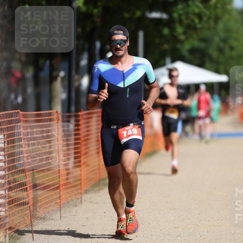 07.09.2025 - 19. Norderstedt Triathlon Michael Strokosch http://msf.ph/oto/8799875 07.09.2025 12:00:24 Laufen 714, 749, 1184 meine-sportfotos.de