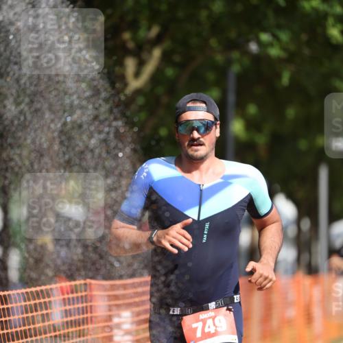 07.09.2025 - 19. Norderstedt Triathlon Michael Strokosch http://msf.ph/oto/8799900 07.09.2025 12:00:25 Laufen 714, 749, 1184 meine-sportfotos.de