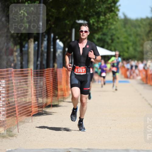 07.09.2025 - 19. Norderstedt Triathlon Michael Strokosch http://msf.ph/oto/8799914 07.09.2025 12:29:58 Laufen 279, 1357 meine-sportfotos.de