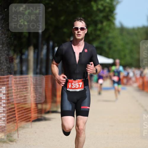 07.09.2025 - 19. Norderstedt Triathlon Michael Strokosch http://msf.ph/oto/8799960 07.09.2025 12:29:59 Laufen 261, 279, 1357 meine-sportfotos.de