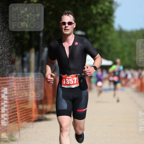07.09.2025 - 19. Norderstedt Triathlon Michael Strokosch http://msf.ph/oto/8799968 07.09.2025 12:29:59 Laufen 261, 279, 1357 meine-sportfotos.de