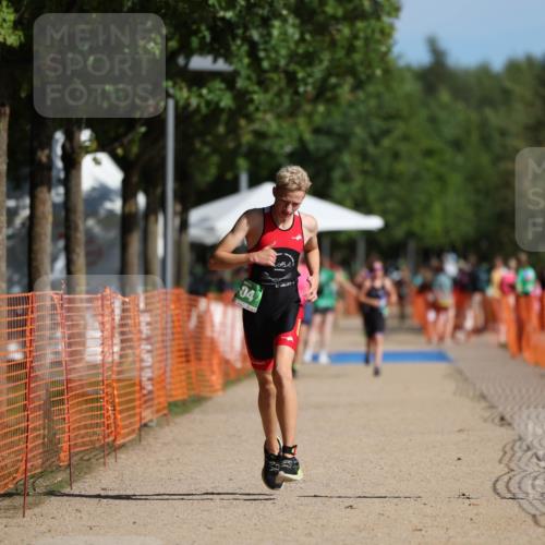 07.09.2025 - 19. Norderstedt Triathlon Michael Strokosch http://msf.ph/oto/8800080 07.09.2025 10:56:48 Laufen 98, 104 meine-sportfotos.de