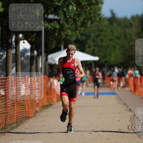 07.09.2025 - 19. Norderstedt Triathlon Michael Strokosch http://msf.ph/oto/8800087 07.09.2025 10:56:48 Laufen 98, 104 meine-sportfotos.de