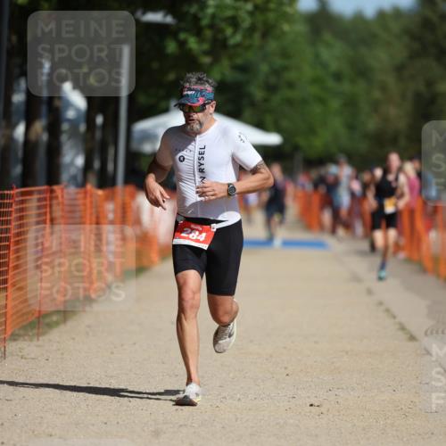 07.09.2025 - 19. Norderstedt Triathlon Michael Strokosch http://msf.ph/oto/8800218 07.09.2025 12:00:52 Laufen 284, 1152 meine-sportfotos.de