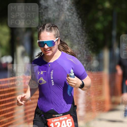 07.09.2025 - 19. Norderstedt Triathlon Michael Strokosch http://msf.ph/oto/8800267 07.09.2025 12:30:16 Laufen 252, 292, 1246 meine-sportfotos.de