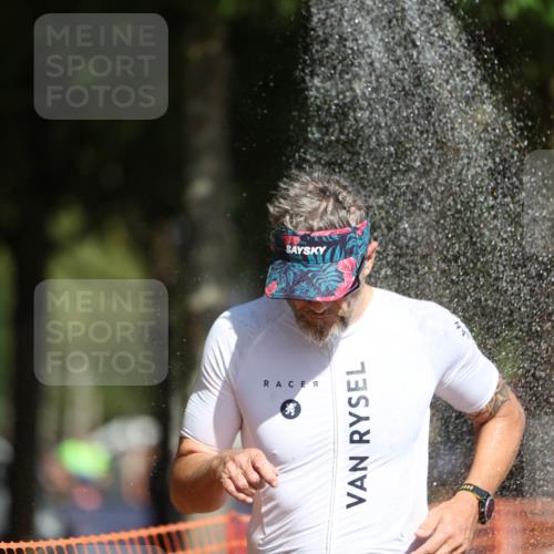 07.09.2025 - 19. Norderstedt Triathlon Michael Strokosch http://msf.ph/oto/8800299 07.09.2025 12:00:55 Laufen 284, 1152 meine-sportfotos.de