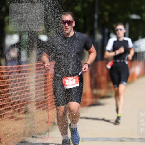 07.09.2025 - 19. Norderstedt Triathlon Michael Strokosch http://msf.ph/oto/8800303 07.09.2025 12:30:18 Laufen 252, 292, 1246 meine-sportfotos.de