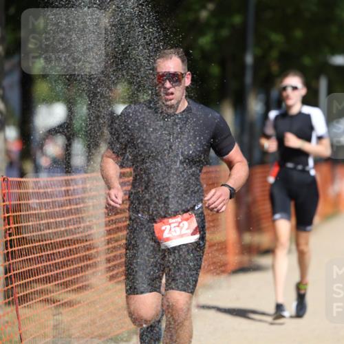07.09.2025 - 19. Norderstedt Triathlon Michael Strokosch http://msf.ph/oto/8800308 07.09.2025 12:30:18 Laufen 252, 292, 1246 meine-sportfotos.de