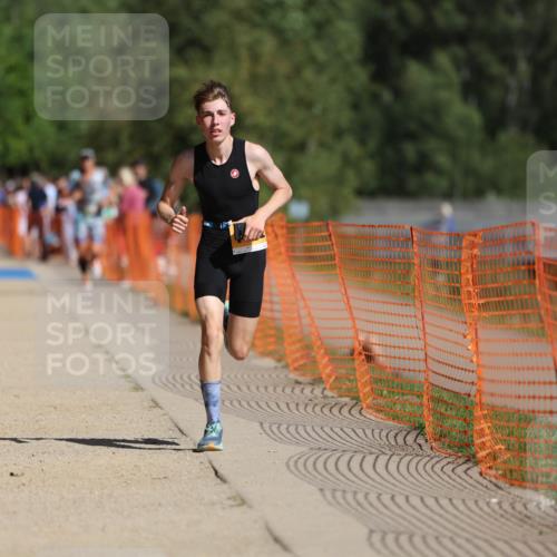 07.09.2025 - 19. Norderstedt Triathlon Michael Strokosch http://msf.ph/oto/8800355 07.09.2025 12:00:58 Laufen 284, 1152 meine-sportfotos.de