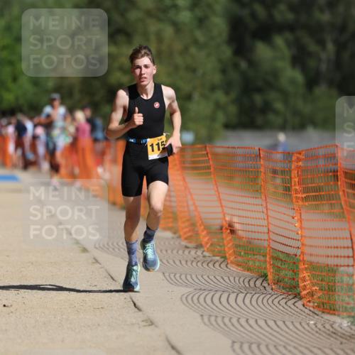 07.09.2025 - 19. Norderstedt Triathlon Michael Strokosch http://msf.ph/oto/8800361 07.09.2025 12:00:58 Laufen 284, 1152 meine-sportfotos.de