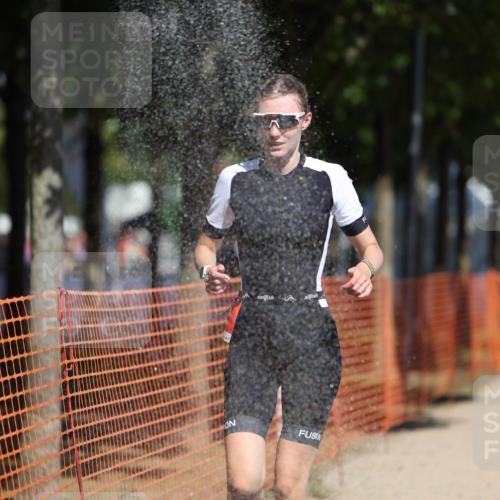 07.09.2025 - 19. Norderstedt Triathlon Michael Strokosch http://msf.ph/oto/8800363 07.09.2025 12:30:20 Laufen 252, 292 meine-sportfotos.de