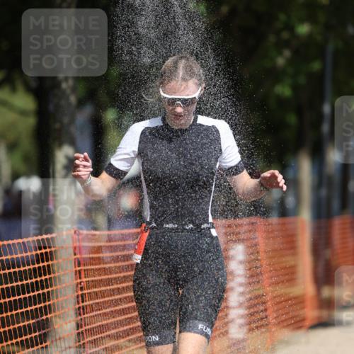07.09.2025 - 19. Norderstedt Triathlon Michael Strokosch http://msf.ph/oto/8800380 07.09.2025 12:30:21 Laufen 252, 292 meine-sportfotos.de