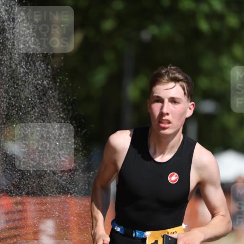 07.09.2025 - 19. Norderstedt Triathlon Michael Strokosch http://msf.ph/oto/8800427 07.09.2025 12:01:01 Laufen 1152, 1156 meine-sportfotos.de