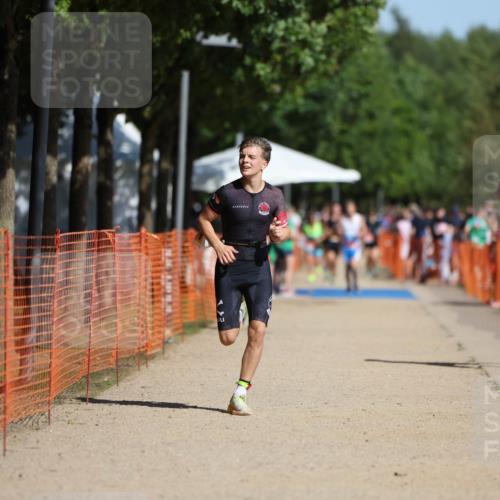 07.09.2025 - 19. Norderstedt Triathlon Michael Strokosch http://msf.ph/oto/8800458 07.09.2025 12:01:04 Laufen 787, 1152, 1156 meine-sportfotos.de