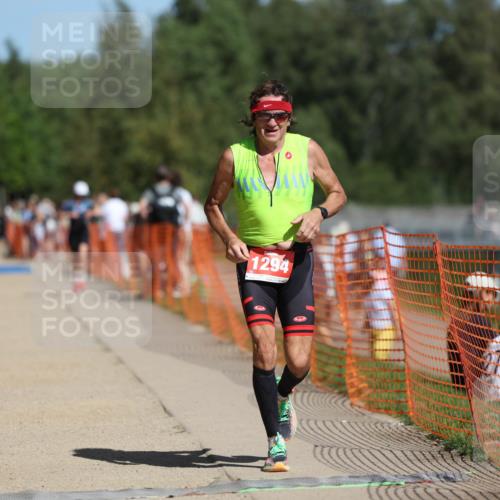 07.09.2025 - 19. Norderstedt Triathlon Michael Strokosch http://msf.ph/oto/8800460 07.09.2025 12:30:31 Laufen 303, 1294 meine-sportfotos.de