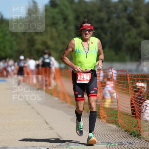 07.09.2025 - 19. Norderstedt Triathlon Michael Strokosch http://msf.ph/oto/8800467 07.09.2025 12:30:31 Laufen 303, 1294 meine-sportfotos.de