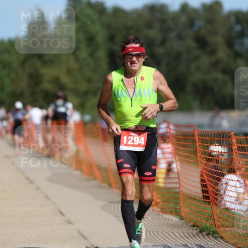 07.09.2025 - 19. Norderstedt Triathlon Michael Strokosch http://msf.ph/oto/8800472 07.09.2025 12:30:31 Laufen 303, 1294 meine-sportfotos.de
