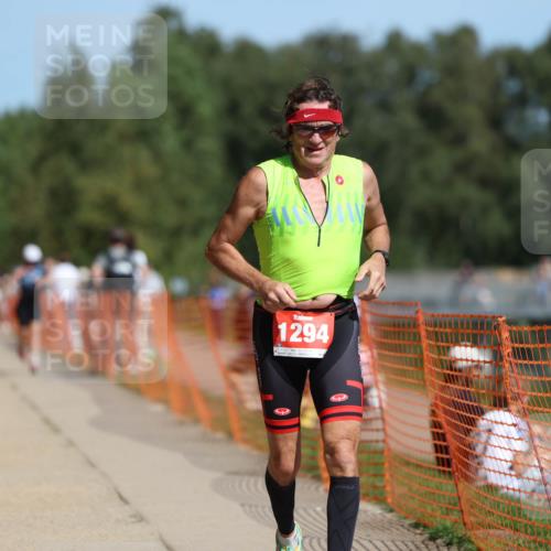 07.09.2025 - 19. Norderstedt Triathlon Michael Strokosch http://msf.ph/oto/8800478 07.09.2025 12:30:31 Laufen 303, 1294 meine-sportfotos.de