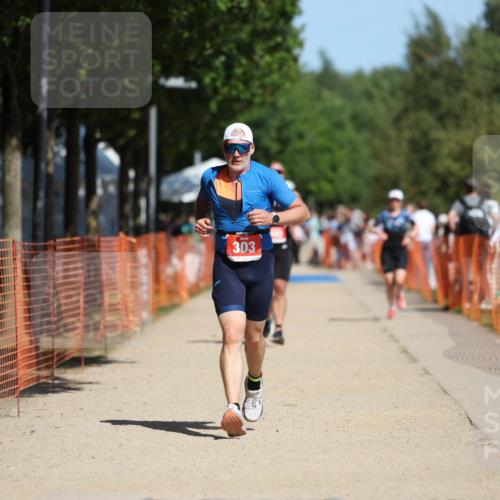 07.09.2025 - 19. Norderstedt Triathlon Michael Strokosch http://msf.ph/oto/8800511 07.09.2025 12:30:33 Laufen 303, 703, 1294 meine-sportfotos.de