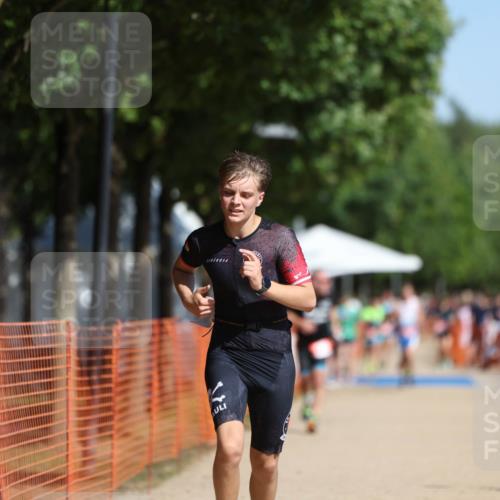 07.09.2025 - 19. Norderstedt Triathlon Michael Strokosch http://msf.ph/oto/8800522 07.09.2025 12:01:06 Laufen 787, 1156 meine-sportfotos.de
