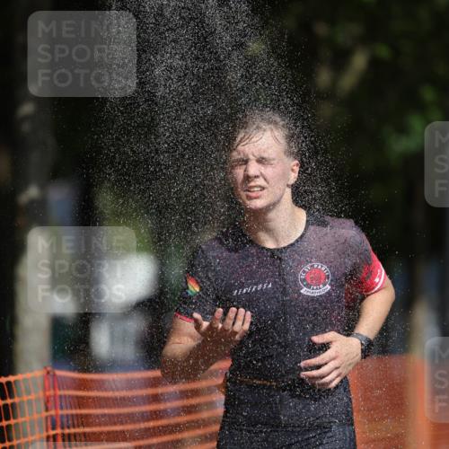 07.09.2025 - 19. Norderstedt Triathlon Michael Strokosch http://msf.ph/oto/8800569 07.09.2025 12:01:08 Laufen 787, 1156 meine-sportfotos.de