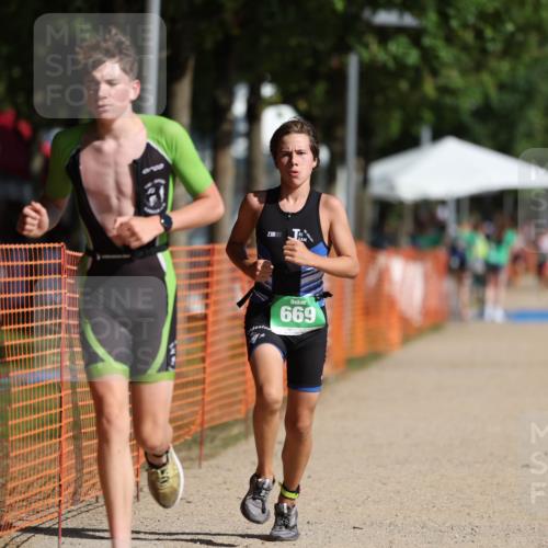 07.09.2025 - 19. Norderstedt Triathlon Michael Strokosch http://msf.ph/oto/8800637 07.09.2025 10:57:24 Laufen 655, 669 meine-sportfotos.de