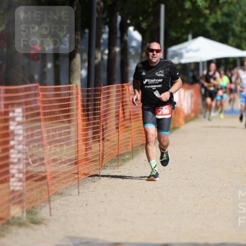 07.09.2025 - 19. Norderstedt Triathlon Michael Strokosch http://msf.ph/oto/8800645 07.09.2025 12:01:13 Laufen 787, 796 meine-sportfotos.de