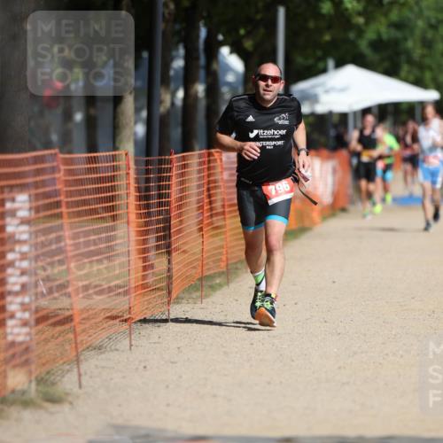 07.09.2025 - 19. Norderstedt Triathlon Michael Strokosch http://msf.ph/oto/8800652 07.09.2025 12:01:13 Laufen 787, 796 meine-sportfotos.de
