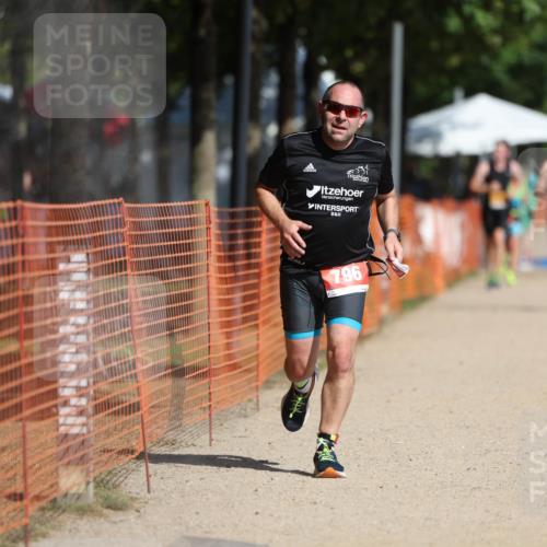 07.09.2025 - 19. Norderstedt Triathlon Michael Strokosch http://msf.ph/oto/8800682 07.09.2025 12:01:15 Laufen 787, 796 meine-sportfotos.de