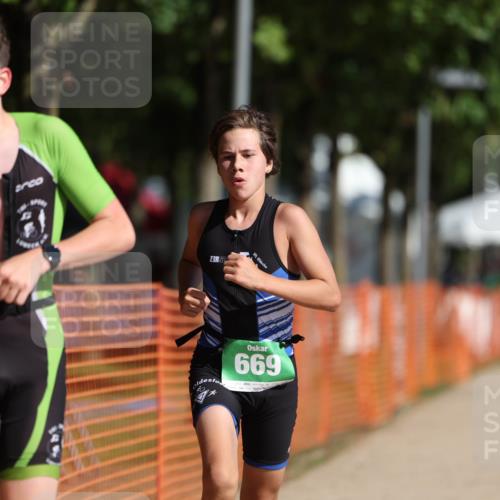 07.09.2025 - 19. Norderstedt Triathlon Michael Strokosch http://msf.ph/oto/8800683 07.09.2025 10:57:25 Laufen 655, 669 meine-sportfotos.de