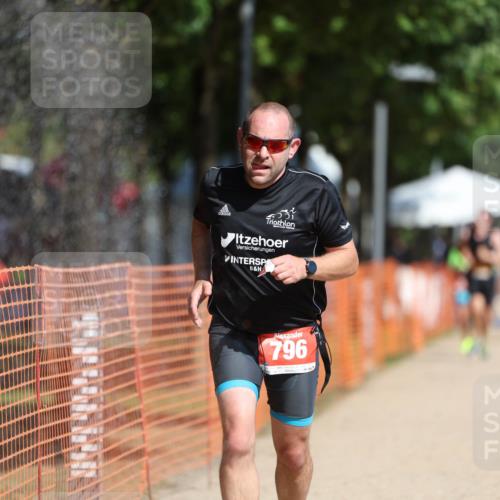 07.09.2025 - 19. Norderstedt Triathlon Michael Strokosch http://msf.ph/oto/8800703 07.09.2025 12:01:17 Laufen 796 meine-sportfotos.de