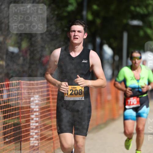 07.09.2025 - 19. Norderstedt Triathlon Michael Strokosch http://msf.ph/oto/8800897 07.09.2025 12:01:27 Laufen 770, 1208, 1301, 1332, 1348 meine-sportfotos.de