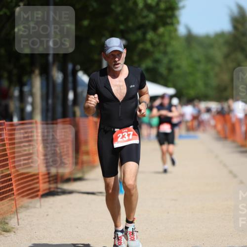 07.09.2025 - 19. Norderstedt Triathlon Michael Strokosch http://msf.ph/oto/8800987 07.09.2025 12:31:18 Laufen 215, 237, 1361 meine-sportfotos.de