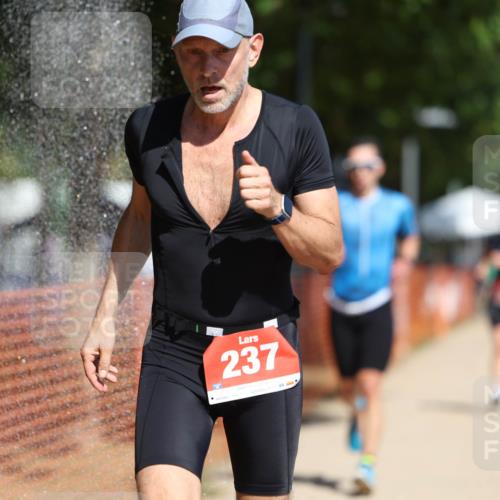 07.09.2025 - 19. Norderstedt Triathlon Michael Strokosch http://msf.ph/oto/8801022 07.09.2025 12:31:20 Laufen 215, 237, 1361 meine-sportfotos.de