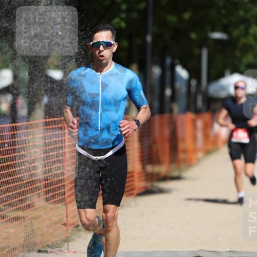 07.09.2025 - 19. Norderstedt Triathlon Michael Strokosch http://msf.ph/oto/8801056 07.09.2025 12:31:21 Laufen 215, 237, 1361 meine-sportfotos.de
