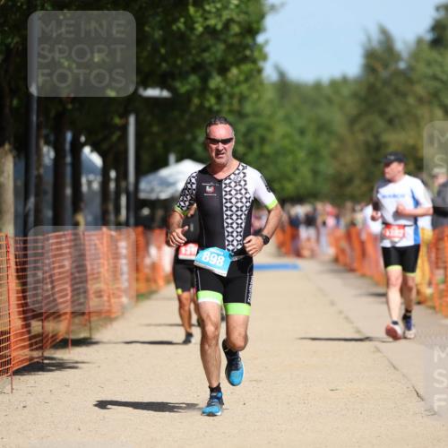 07.09.2025 - 19. Norderstedt Triathlon Michael Strokosch http://msf.ph/oto/8801214 07.09.2025 12:31:43 Laufen 795, 898, 1282, 1315 meine-sportfotos.de