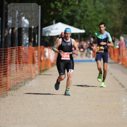 07.09.2025 - 19. Norderstedt Triathlon Michael Strokosch http://msf.ph/oto/8801261 07.09.2025 12:02:11 Laufen 1190, 1218 meine-sportfotos.de