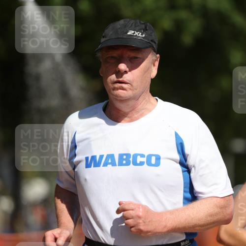 07.09.2025 - 19. Norderstedt Triathlon Michael Strokosch http://msf.ph/oto/8801352 07.09.2025 12:31:54 Laufen 168, 795, 1282 meine-sportfotos.de