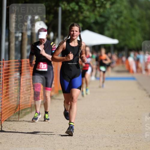 07.09.2025 - 19. Norderstedt Triathlon Michael Strokosch http://msf.ph/oto/8801775 07.09.2025 10:59:16 Laufen 64, 83, 1123 meine-sportfotos.de